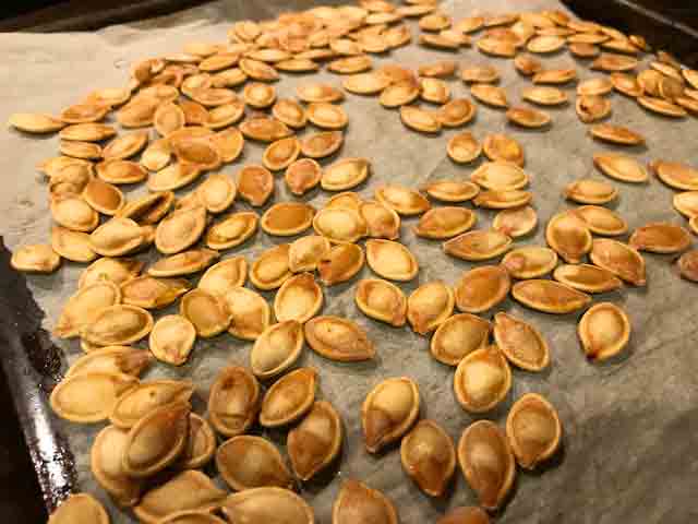 pumpkin seeds roasted in oven - My Life Diversions
